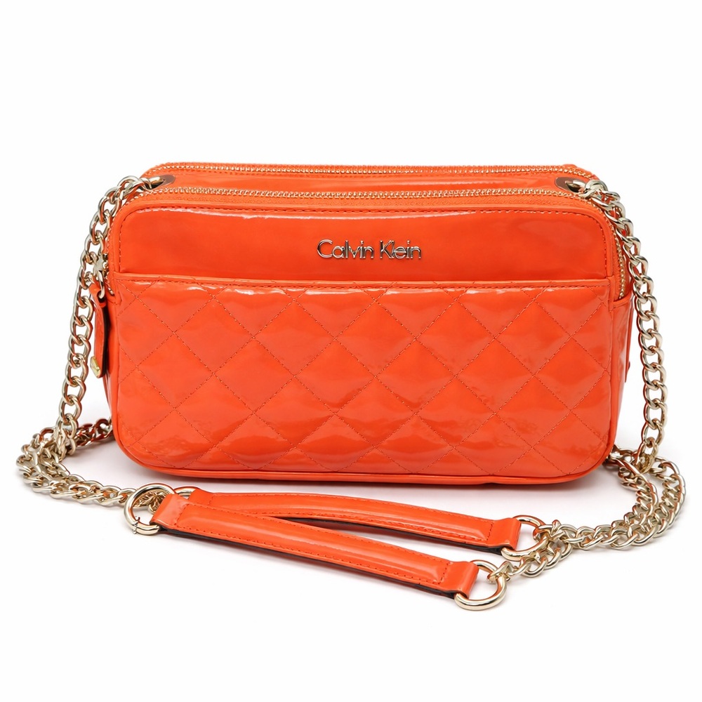CALVIN KLEIN PATENT QUILTED  CAMERA BAG
